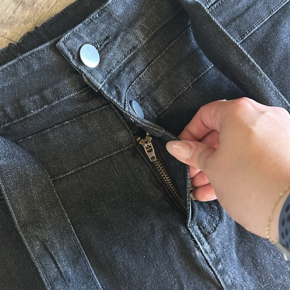 Tie-Waist Flare Jeans - Picture 3 of 7